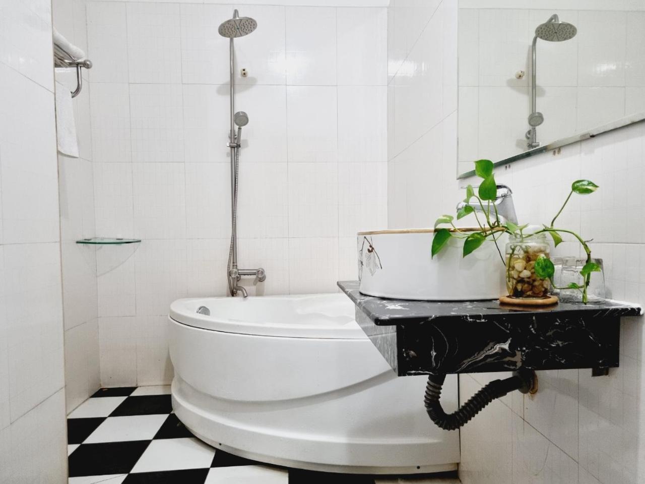 Bed & Breakfast Ha Long TP. Hồ Chí Minh